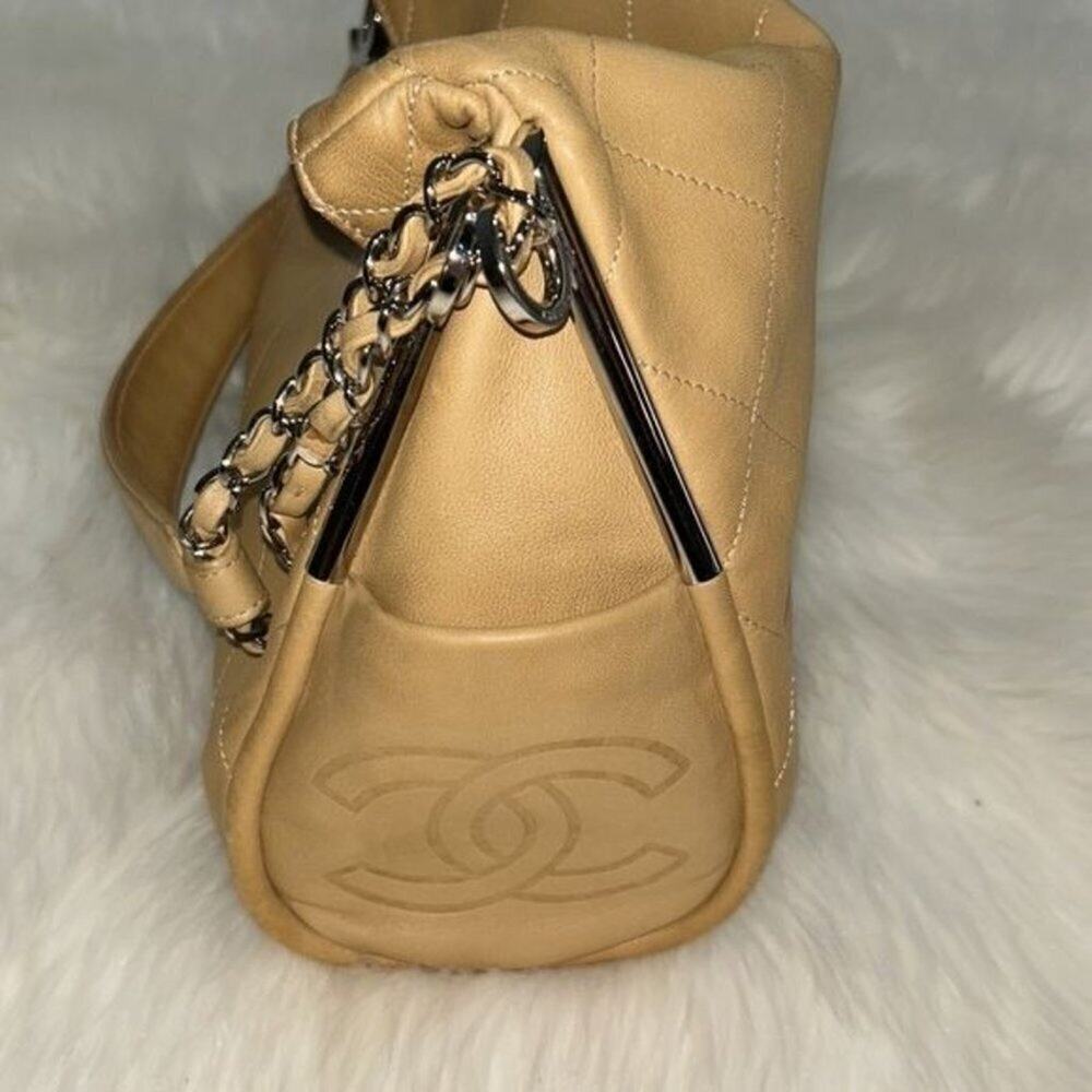 CHANEL Tan Hobo Bag - Picture 7 of 16